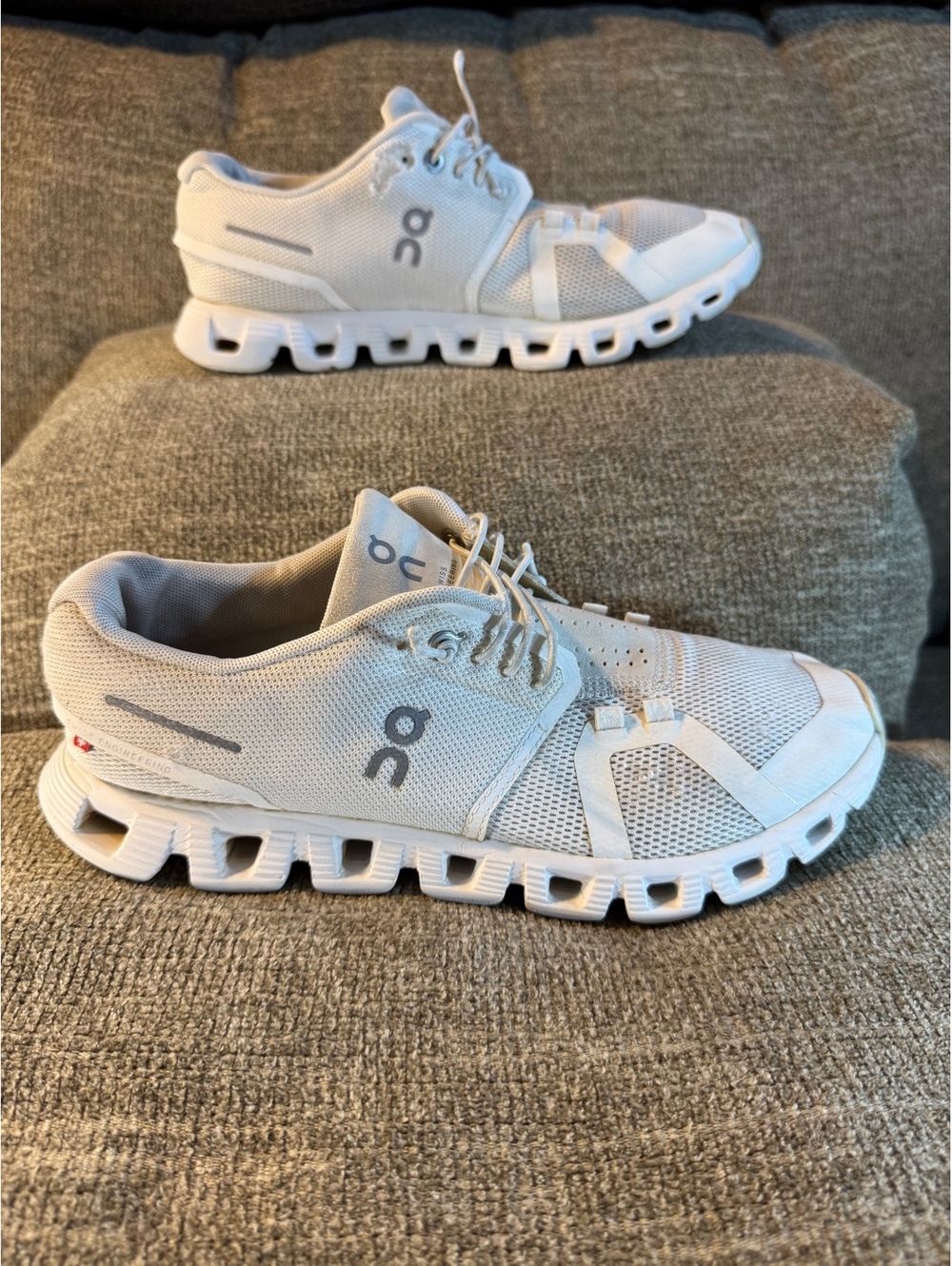 On Running Cloud 5 "All White" Sneaker Women's US 9 / EU 40.5
